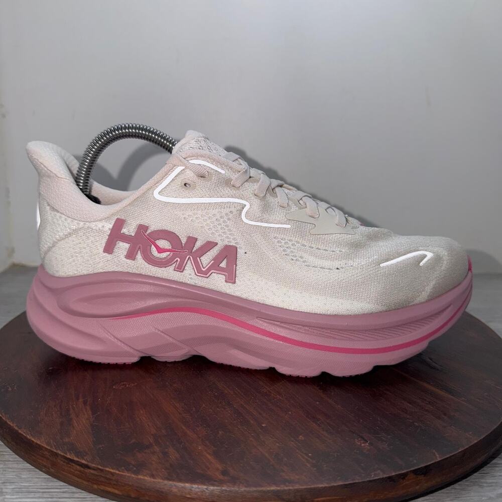 Hoka One One Clifton 10 Wide Women’s Size 9D Rose Cream/Dried Rose 1162050 RMD